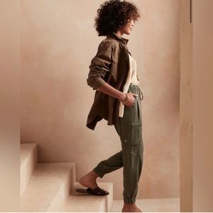 NWT Banana Republic Factory Tencel Cargo Jogger Pants | Steel Green | Medium